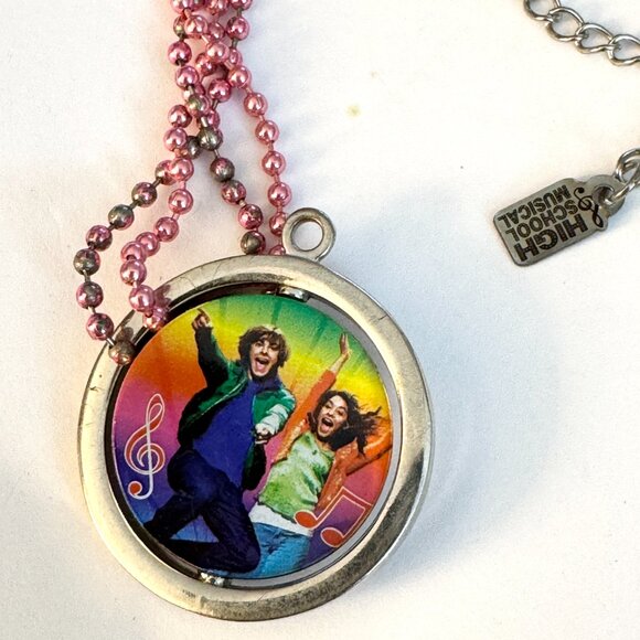 Disneys High School Musical Pendant with Chains - Picture 4 of 10